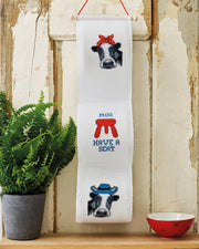 Moo have a seat på Toiletrulleholder – Broderikit
