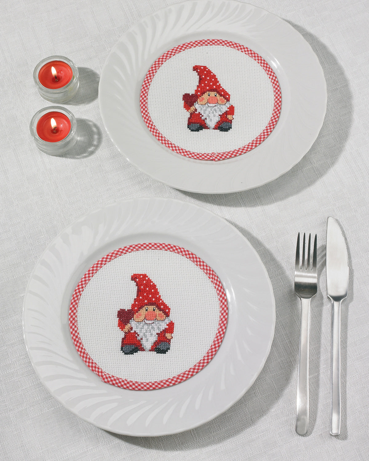 Mellemlægningsservietter med Nisse - Broderikit (Ø16 cm) 2 stk.