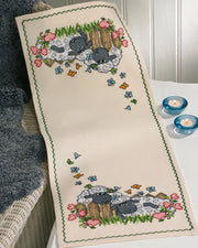 Fårehygge bordløber – Broderikit (36x94 cm)