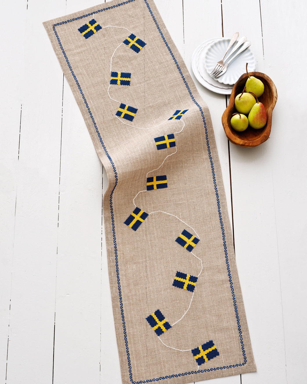 Svensk flag bordløber – Broderikit (33x116 cm)