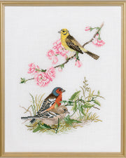 Gulspurv & Bogfinke – Broderikit (31×39 cm)